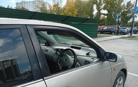Toyota Prius IV XW50, 2003 год, 250 000 рублей, 9 фотография