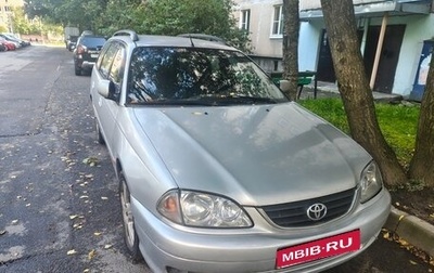 Toyota Avensis III рестайлинг, 2002 год, 249 000 рублей, 1 фотография
