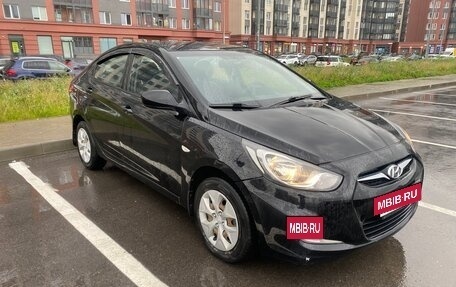 Hyundai Solaris II рестайлинг, 2011 год, 510 000 рублей, 2 фотография