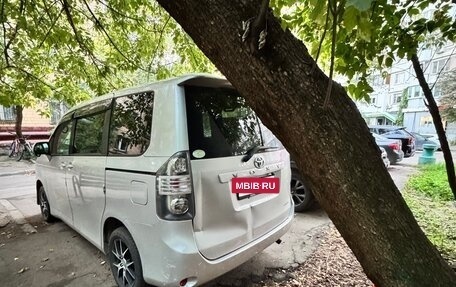 Toyota Voxy II, 2008 год, 1 000 000 рублей, 5 фотография