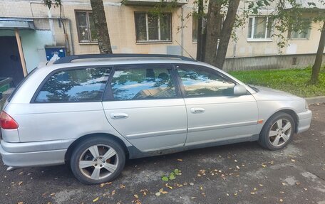 Toyota Avensis III рестайлинг, 2002 год, 249 000 рублей, 4 фотография