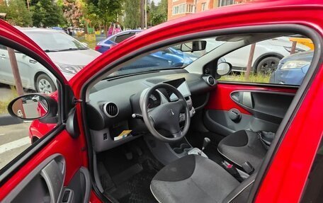 Peugeot 107 I рестайлинг, 2010 год, 470 000 рублей, 5 фотография
