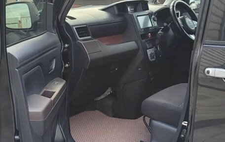 Toyota Roomy I, 2018 год, 980 000 рублей, 13 фотография