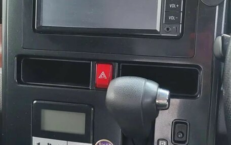 Toyota Roomy I, 2018 год, 980 000 рублей, 24 фотография