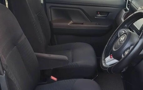 Toyota Roomy I, 2018 год, 980 000 рублей, 21 фотография