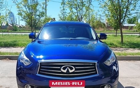 Infiniti QX70, 2014 год, 1 900 000 рублей, 8 фотография