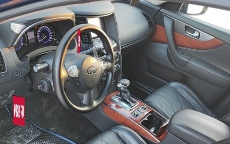 Infiniti QX70, 2014 год, 1 900 000 рублей, 9 фотография