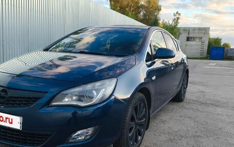 Opel Astra J, 2011 год, 850 000 рублей, 2 фотография