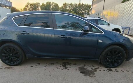 Opel Astra J, 2011 год, 850 000 рублей, 5 фотография