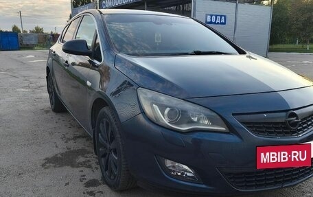 Opel Astra J, 2011 год, 850 000 рублей, 4 фотография