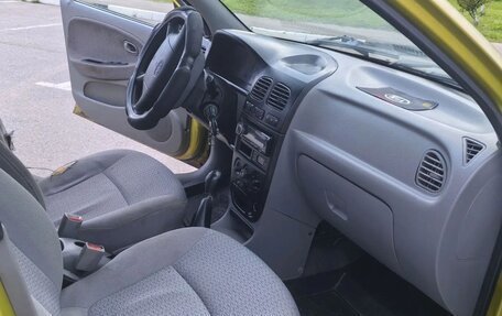 KIA Rio II, 2001 год, 190 000 рублей, 9 фотография