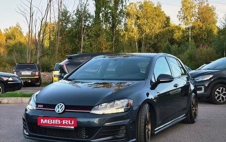 Volkswagen Golf GTI VII, 2018 год, 2 500 000 рублей, 2 фотография