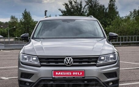 Volkswagen Tiguan II, 2018 год, 2 250 000 рублей, 1 фотография