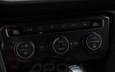 Volkswagen Tiguan II, 2018 год, 2 250 000 рублей, 13 фотография