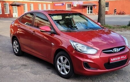 Hyundai Solaris II рестайлинг, 2013 год, 700 000 рублей, 1 фотография