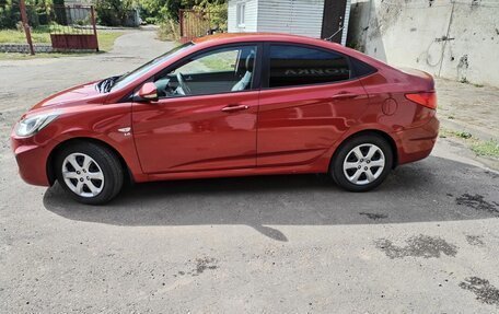 Hyundai Solaris II рестайлинг, 2013 год, 700 000 рублей, 12 фотография
