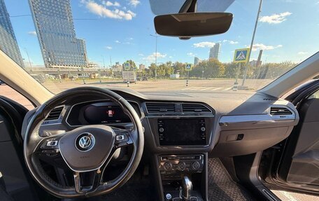 Volkswagen Tiguan II, 2018 год, 2 700 000 рублей, 2 фотография