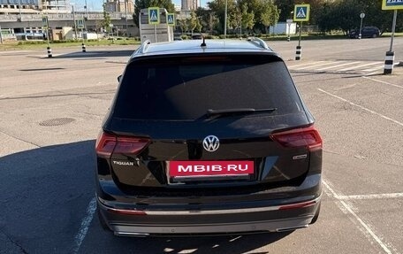 Volkswagen Tiguan II, 2018 год, 2 700 000 рублей, 3 фотография