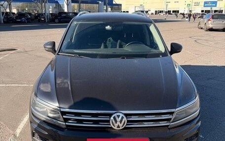 Volkswagen Tiguan II, 2018 год, 2 700 000 рублей, 4 фотография
