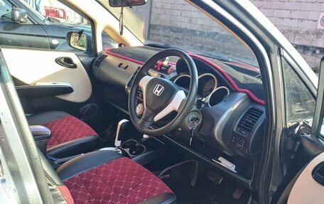 Honda Fit III, 2006 год, 285 000 рублей, 4 фотография