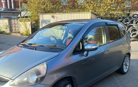 Honda Fit III, 2006 год, 285 000 рублей, 2 фотография
