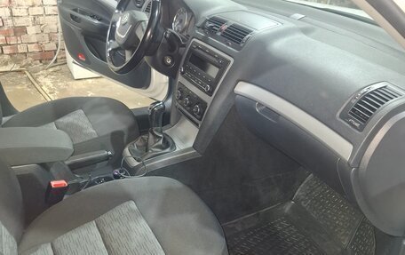 Skoda Octavia, 2012 год, 700 000 рублей, 24 фотография