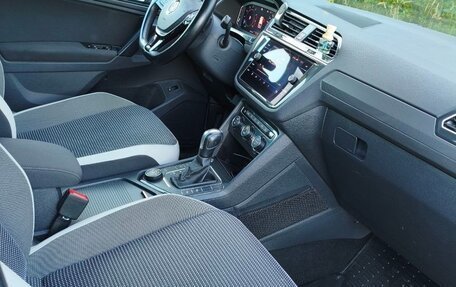 Volkswagen Tiguan II, 2020 год, 2 600 000 рублей, 7 фотография