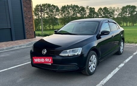 Volkswagen Jetta VI, 2013 год, 1 000 000 рублей, 2 фотография