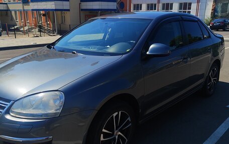 Volkswagen Jetta VI, 2010 год, 650 000 рублей, 2 фотография