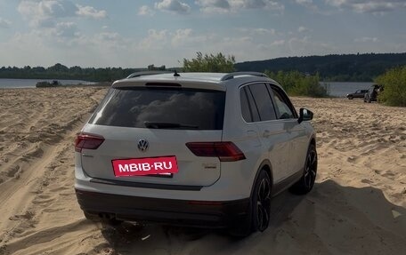Volkswagen Tiguan II, 2017 год, 2 050 000 рублей, 3 фотография