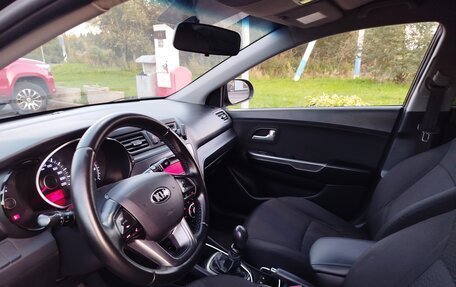 KIA Rio III рестайлинг, 2013 год, 900 000 рублей, 6 фотография