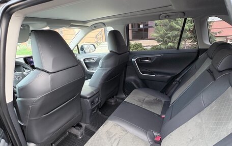 Toyota RAV4, 2024 год, 3 500 000 рублей, 9 фотография