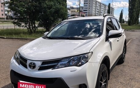 Toyota RAV4, 2013 год, 1 800 000 рублей, 2 фотография