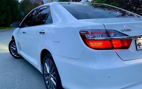 Toyota Camry, 2017 год, 1 650 000 рублей, 4 фотография