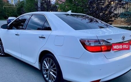 Toyota Camry, 2017 год, 1 650 000 рублей, 5 фотография