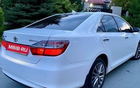 Toyota Camry, 2017 год, 1 650 000 рублей, 7 фотография