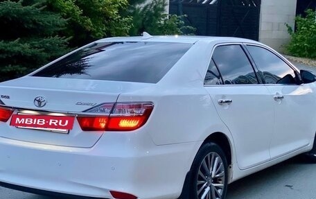 Toyota Camry, 2017 год, 1 650 000 рублей, 10 фотография