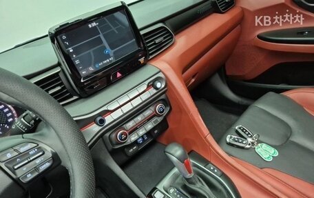 Hyundai Veloster II, 2018 год, 1 576 000 рублей, 13 фотография