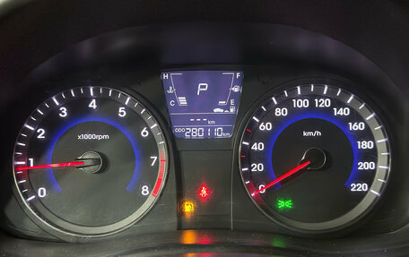 Hyundai Solaris II рестайлинг, 2012 год, 635 000 рублей, 10 фотография