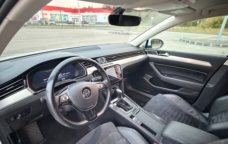 Volkswagen Passat B8 рестайлинг, 2018 год, 2 350 000 рублей, 10 фотография