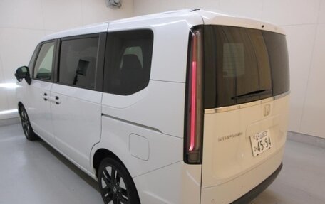 Honda Stepwgn, 2022 год, 2 168 000 рублей, 4 фотография