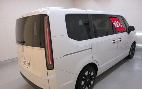 Honda Stepwgn, 2022 год, 2 168 000 рублей, 2 фотография