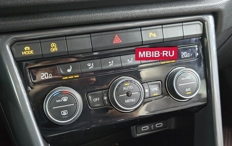 Volkswagen T-Roc I, 2021 год, 2 140 000 рублей, 19 фотография