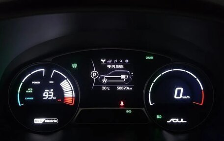 KIA Soul EV I, 2018 год, 1 050 001 рублей, 8 фотография