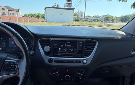 Hyundai Solaris II рестайлинг, 2018 год, 1 020 000 рублей, 34 фотография