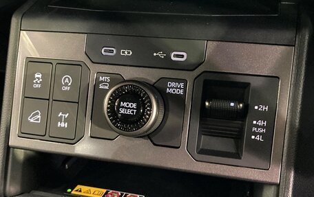Toyota Hilux, 2026 год, 6 000 000 рублей, 19 фотография