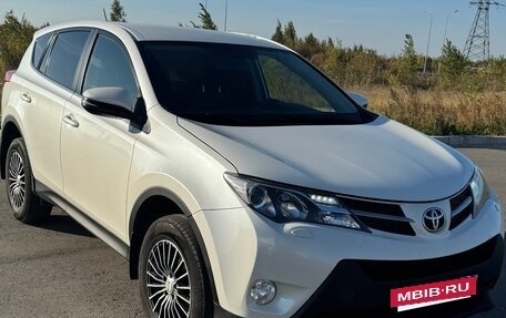 Toyota RAV4, 2013 год, 1 800 000 рублей, 2 фотография