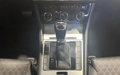 Skoda Superb III рестайлинг, 2023 год, 3 170 000 рублей, 18 фотография