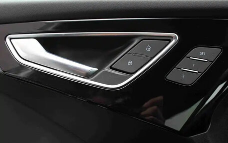 Audi Q4 e-tron, 2024 год, 4 020 000 рублей, 14 фотография