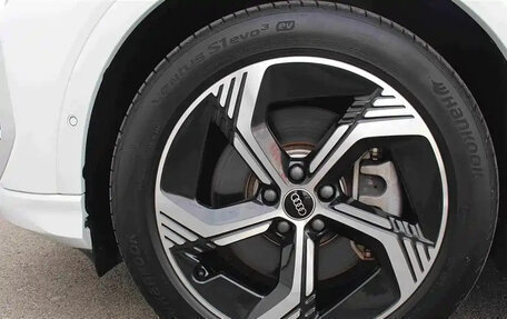 Audi Q4 e-tron, 2024 год, 4 020 000 рублей, 9 фотография